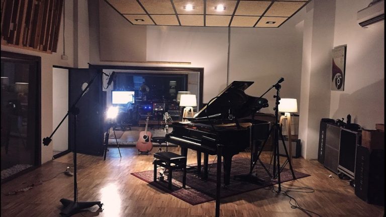 Piano Live Room Jazz Latin Studio